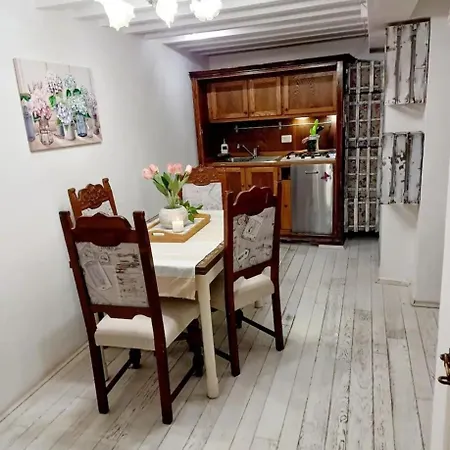 Apartment In Love
