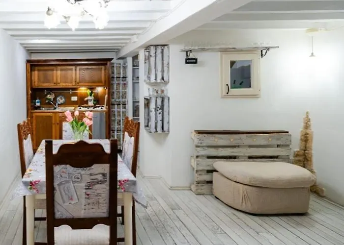 In Love * קורטונה